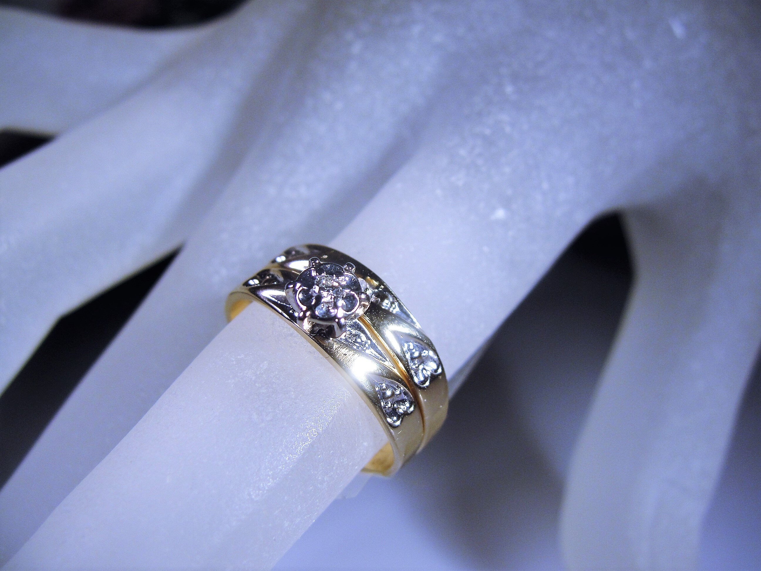 LOVE STORY 10K Diamond Bridal Ring Set, Heart Design Wedding Rings