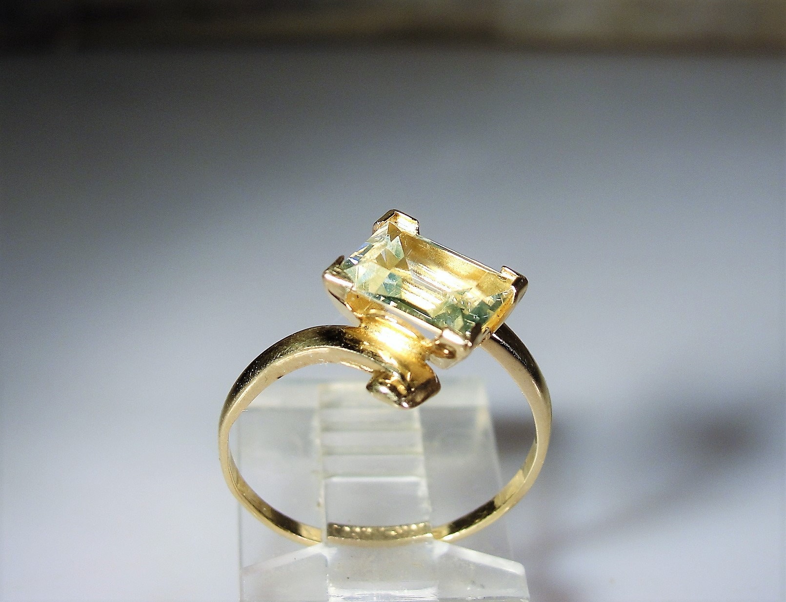 10K Green Spinel Ring, Pale Green Spinel Ring, 1.5 Carat Ring, Emerald