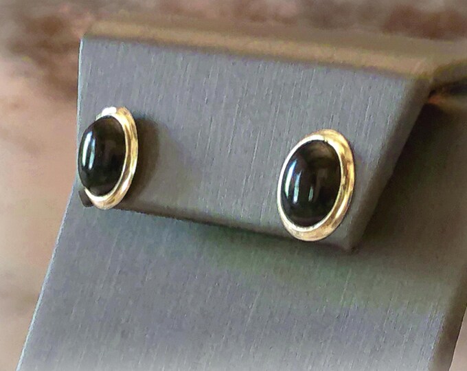 Onyx Earrings - 14K Gold Oval Black Onyx Stud Earrings - Stud Earrings - Pierced Ears - Gifts for Her – Go To Accessory - Vintage Earrings