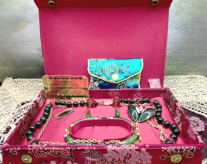 Vintage ORIENTAL DYNASTY Jade 4 Piece Jewelry Set with a Silk Brocade Red Case