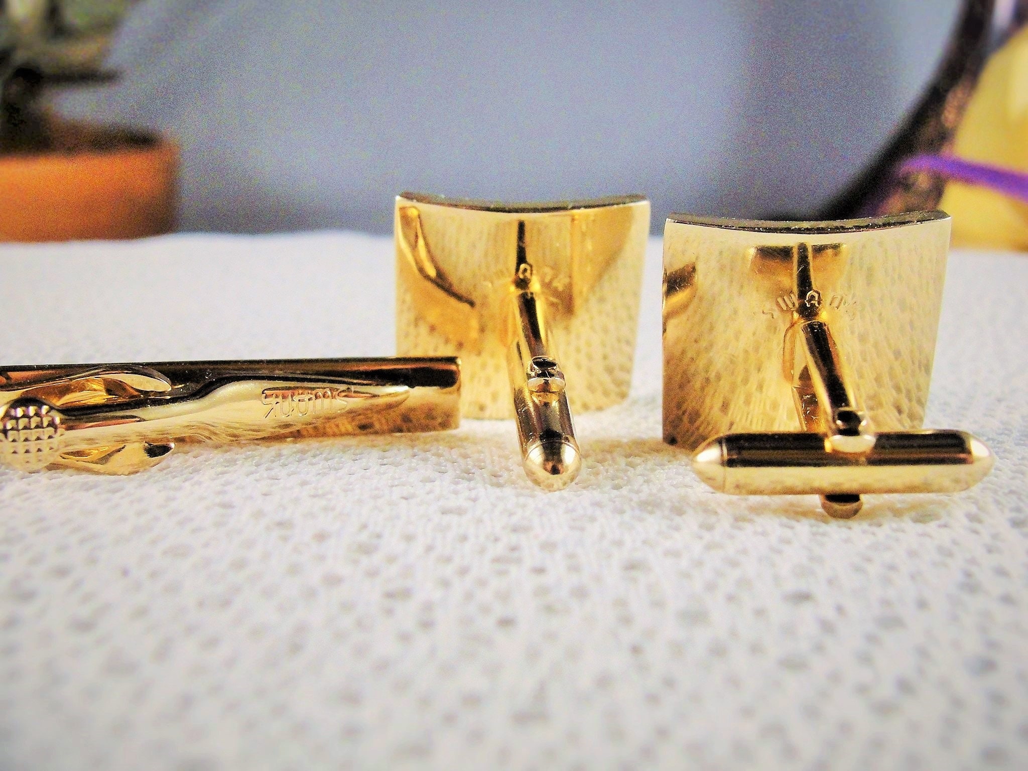Cufflinks Tie Clip, SWANK Gentlemens Gold Tone Tie Clip and Cuff Links Set