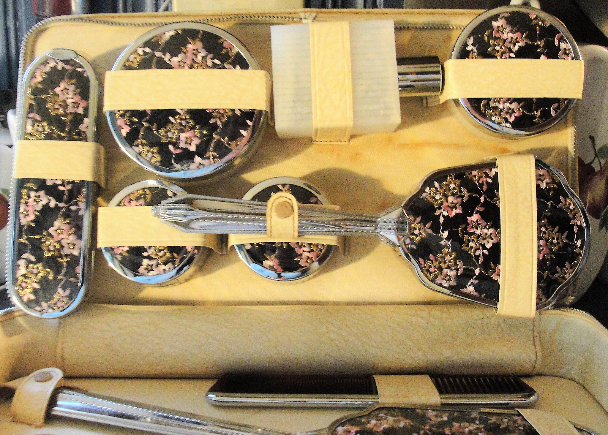 Vanity Set, 13 Piece Vanity Set w/ Traveler’s Case, Black & Pink Floral