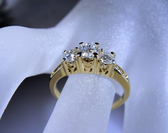 Past present future ring yellow deals gold