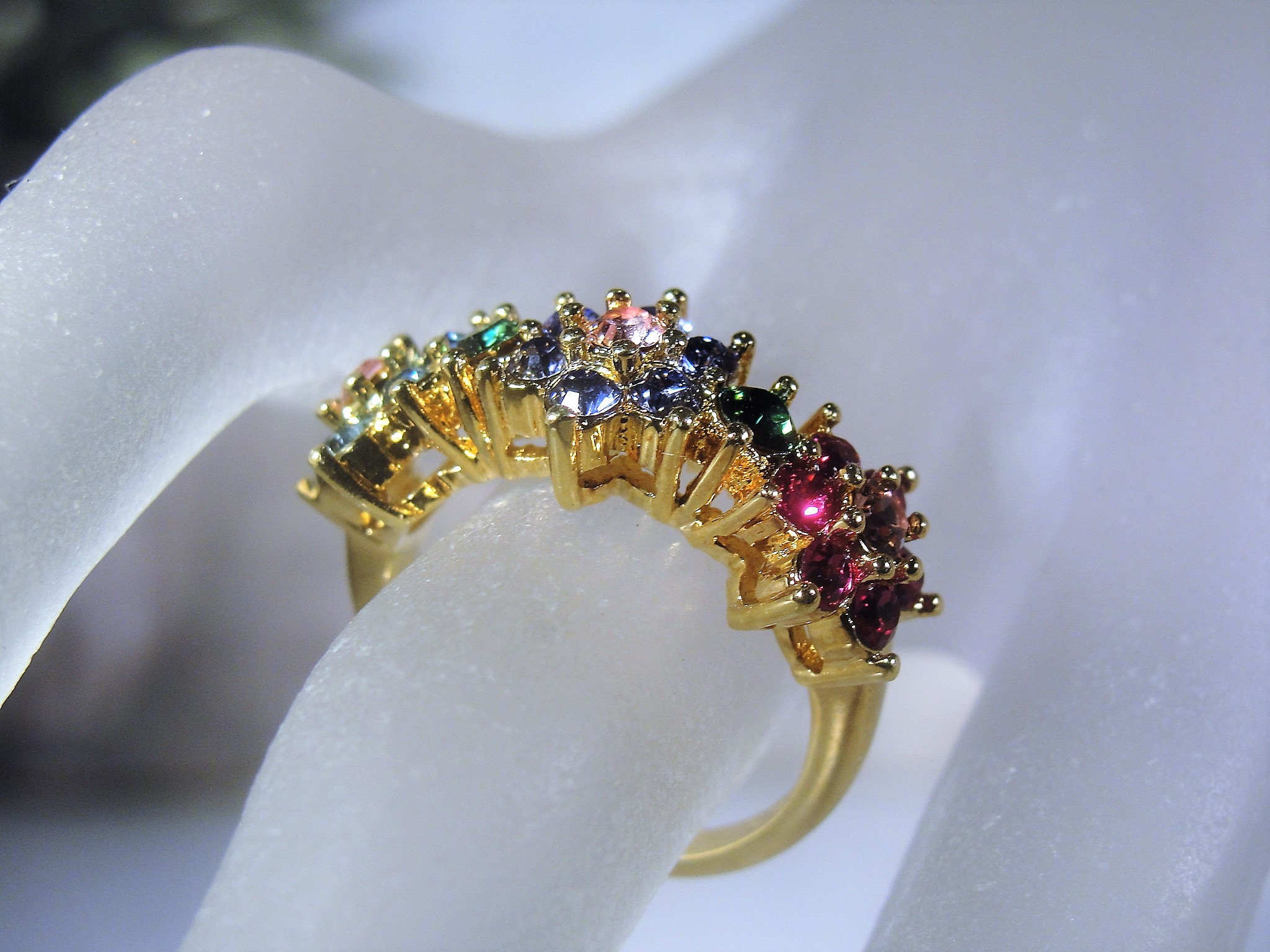 JOAN RIVERS Ring, 3 Flower Ring, Pastel Colored Flower Ring, Multi