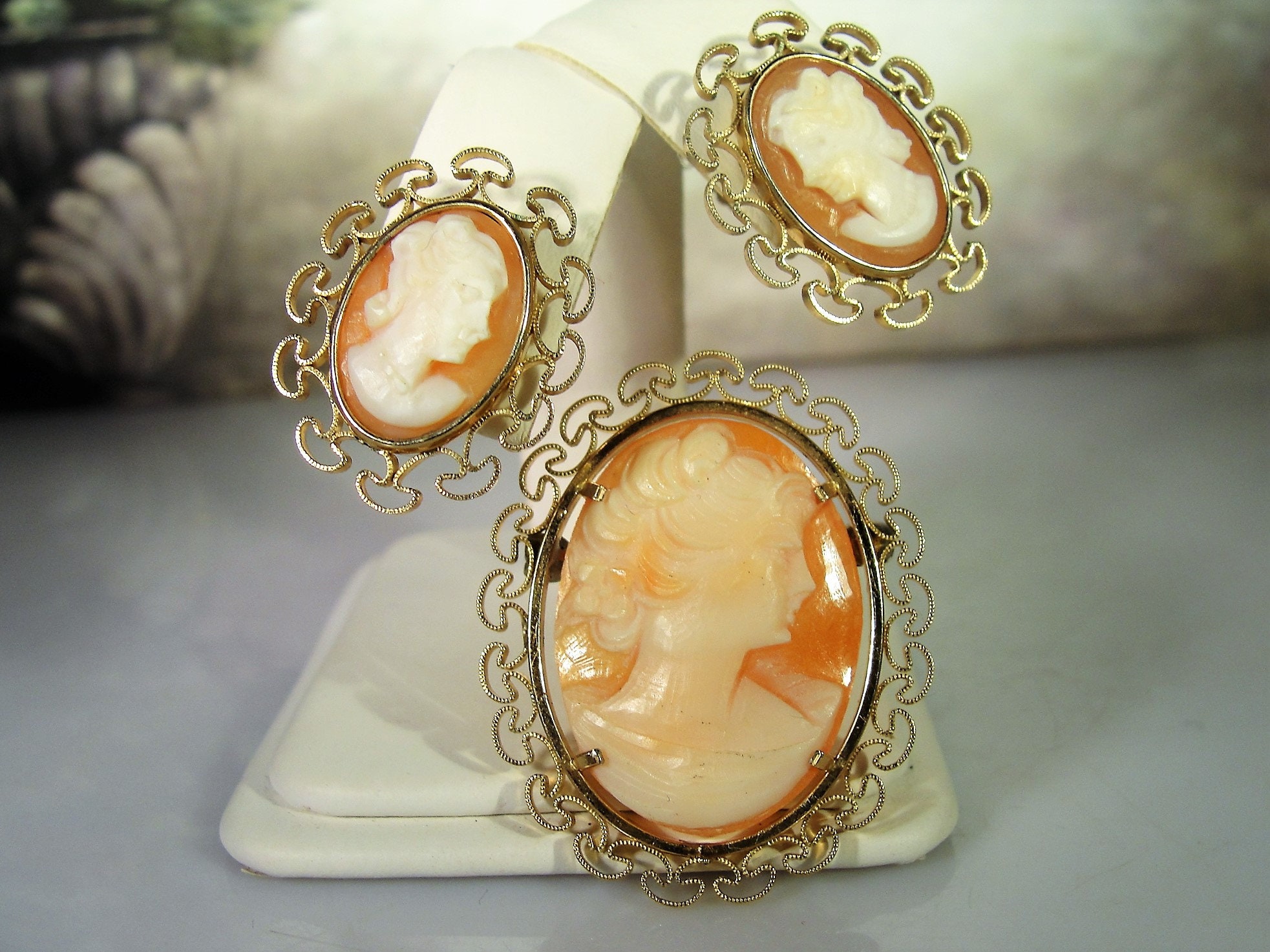 Krementz cameo brooch best sale