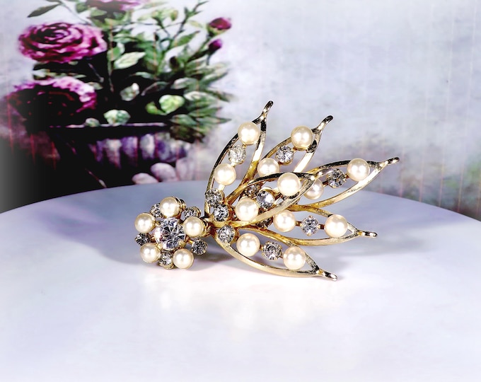 Vintage Pearl Rhinestone Brooch: Gold Tone Bouquet Brooch