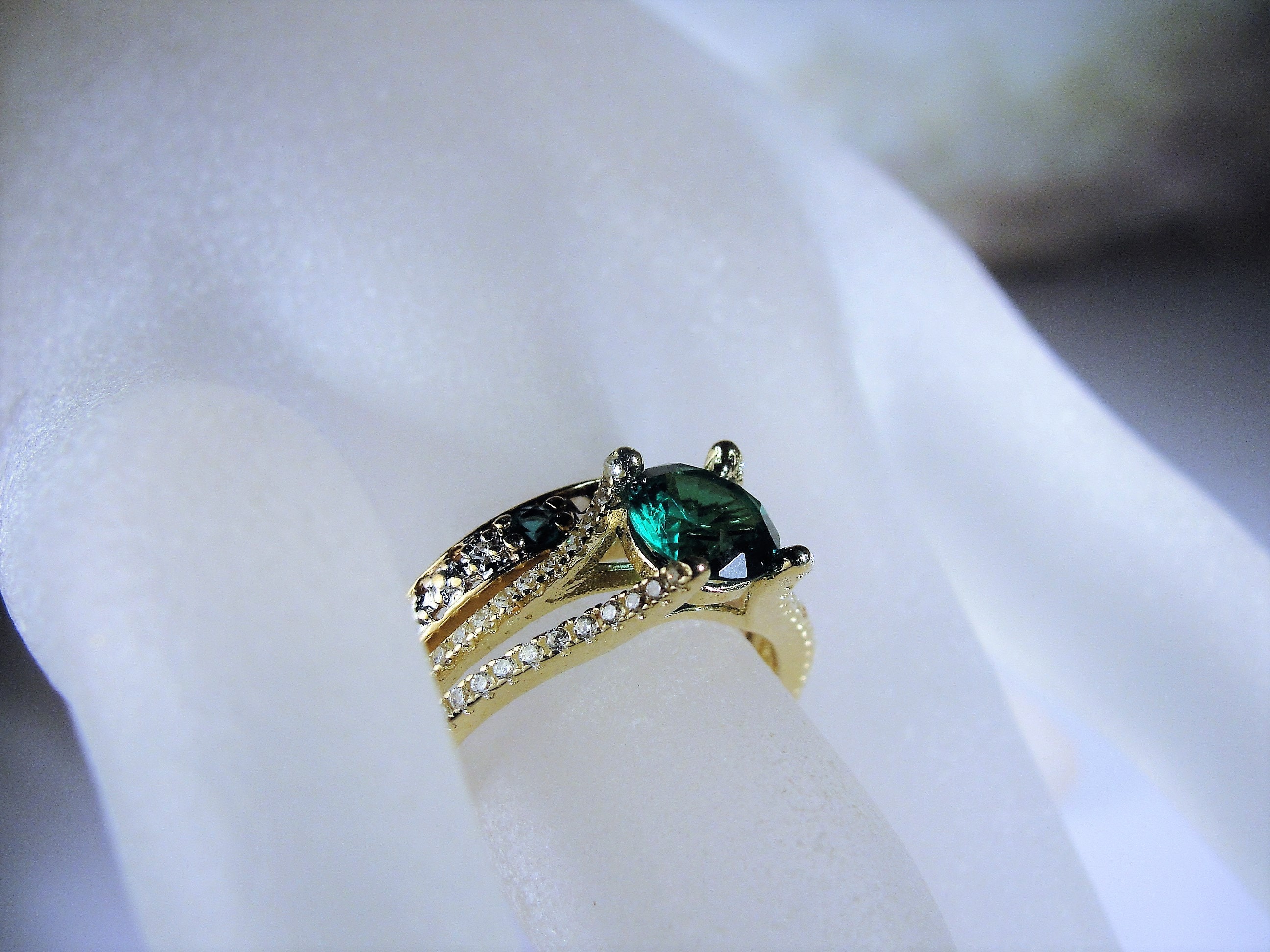 10K Alternative Bridal Ring Set, Green Emerald Diamond Engagement Ring