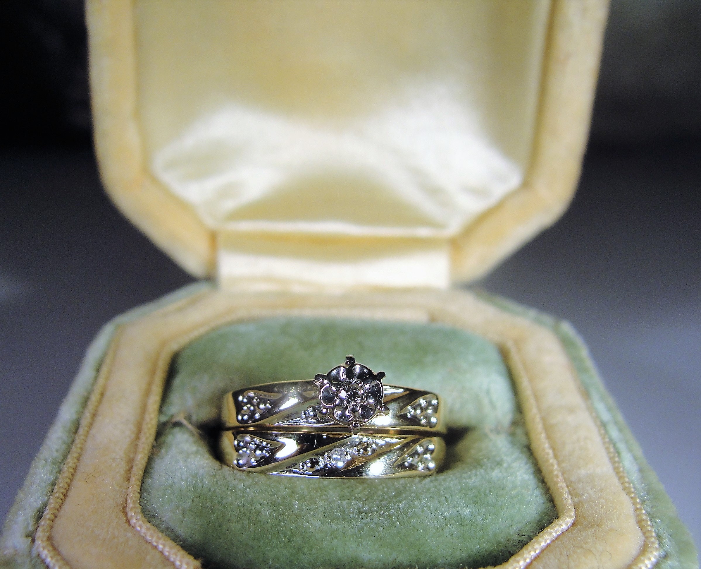 LOVE STORY 10K Diamond Bridal Ring Set, Heart Design Wedding Rings