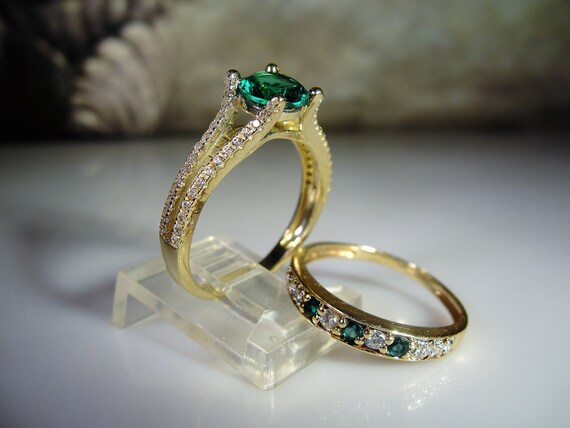 10K Alternative Bridal Ring Set, Green Emerald Dia