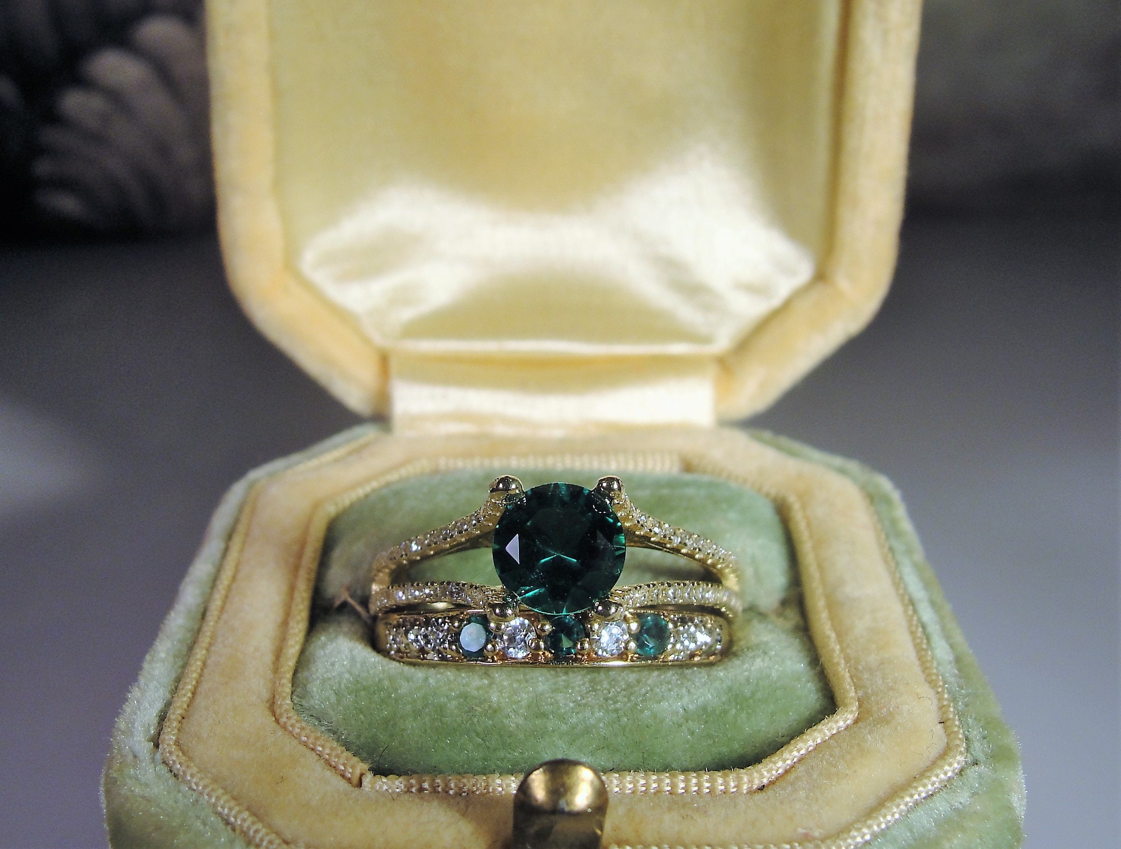 10K Alternative Bridal Ring Set, Green Emerald Diamond Engagement Ring ...