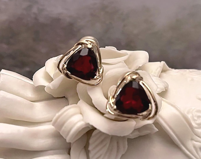 Vintage Garnet Earrings – 2 Carat Trilliant Cut 14K Yellow Gold Earrings – Stud Earrings – Post Earrings – Cushion Backs – Genuine Gemstones