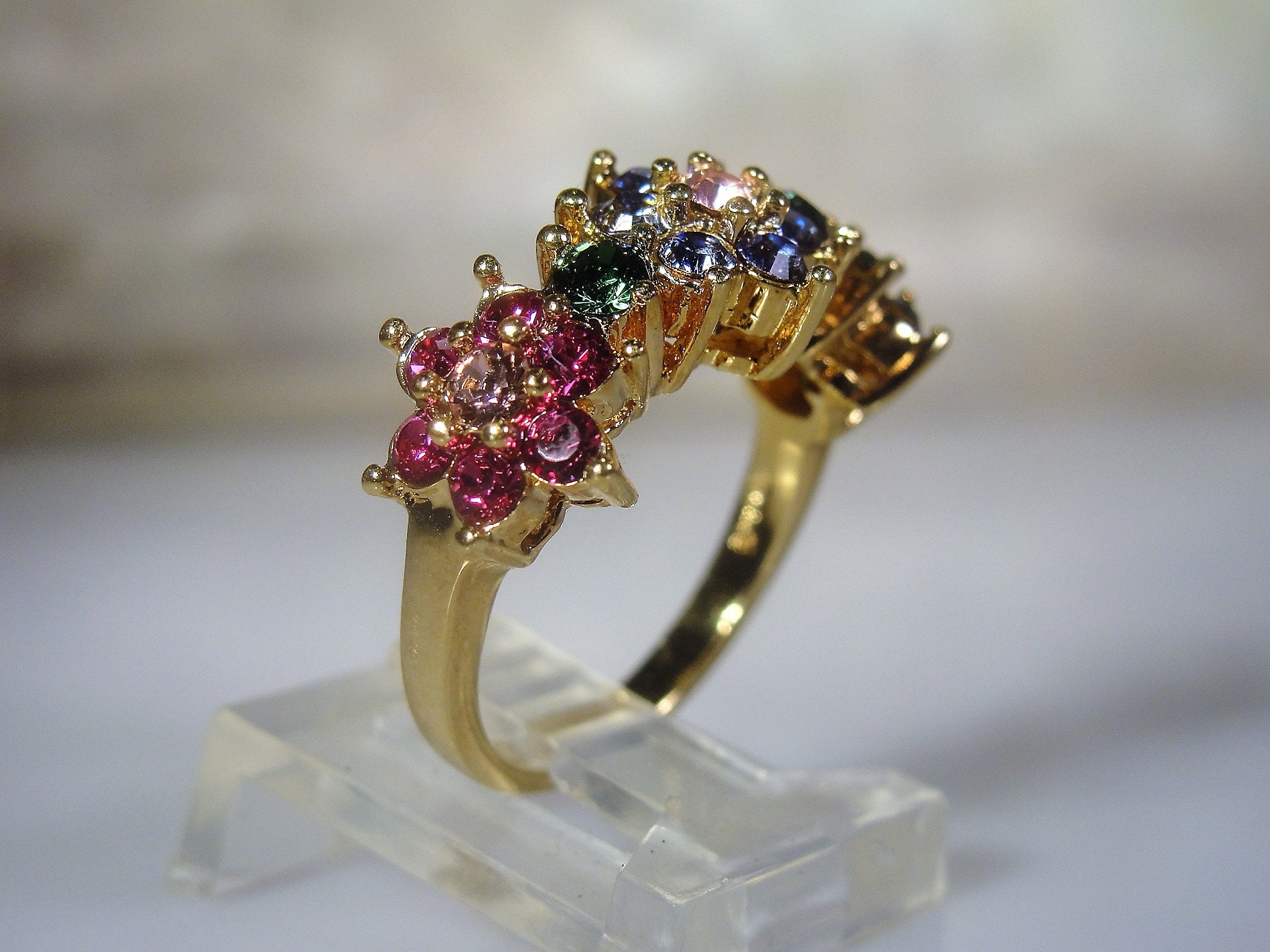 JOAN RIVERS Ring, 3 Flower Ring, Pastel Colored Flower Ring, Multi