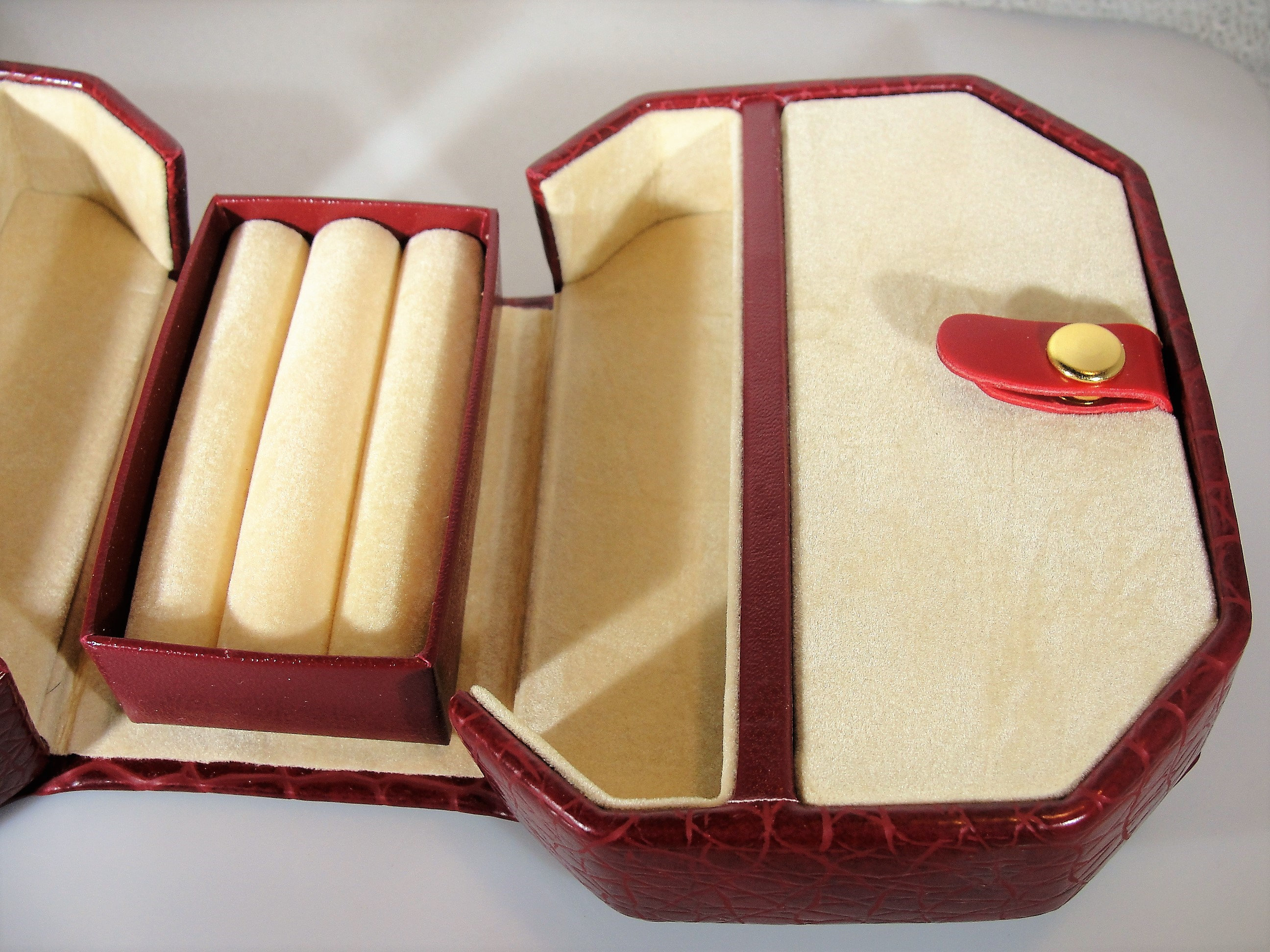 DULWICH DESIGN Petite Jewelry Travel Case, Burgundy Leather with Crocodile Design, Multiple