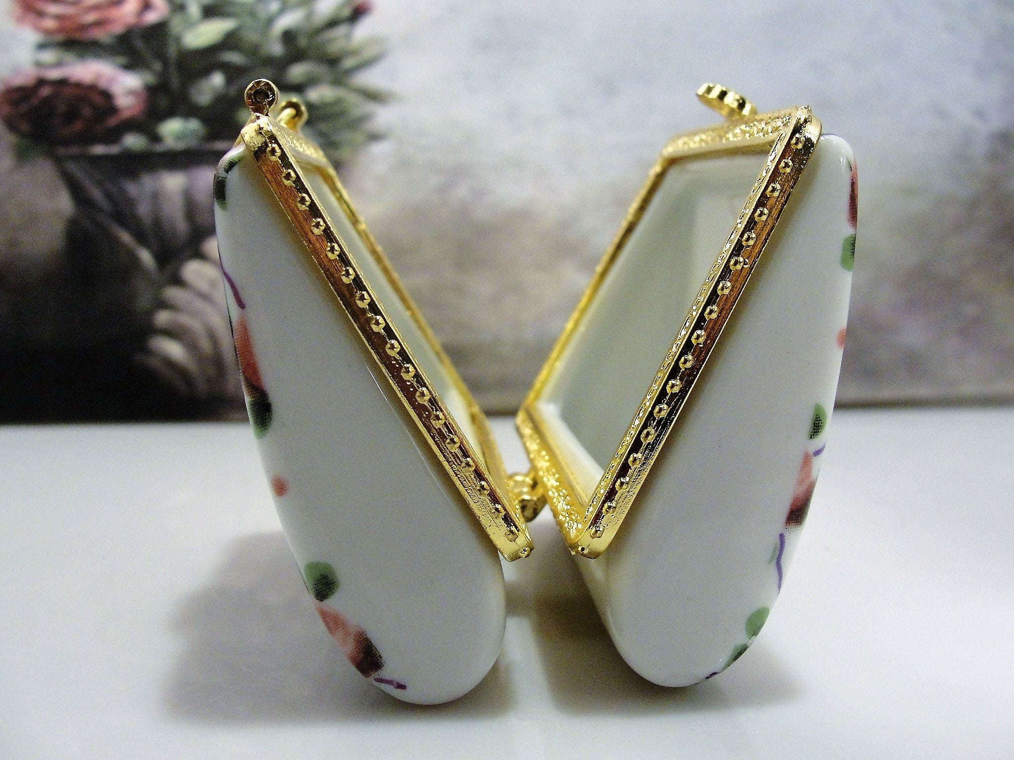 Porcelain Rose Purse, Purse Trinket Box, Purse Pill Box, Porcelain