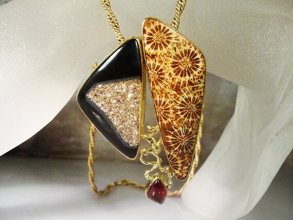 22K Gold Abstract Pendant: Enamel, Diamond Dust &… - image 9