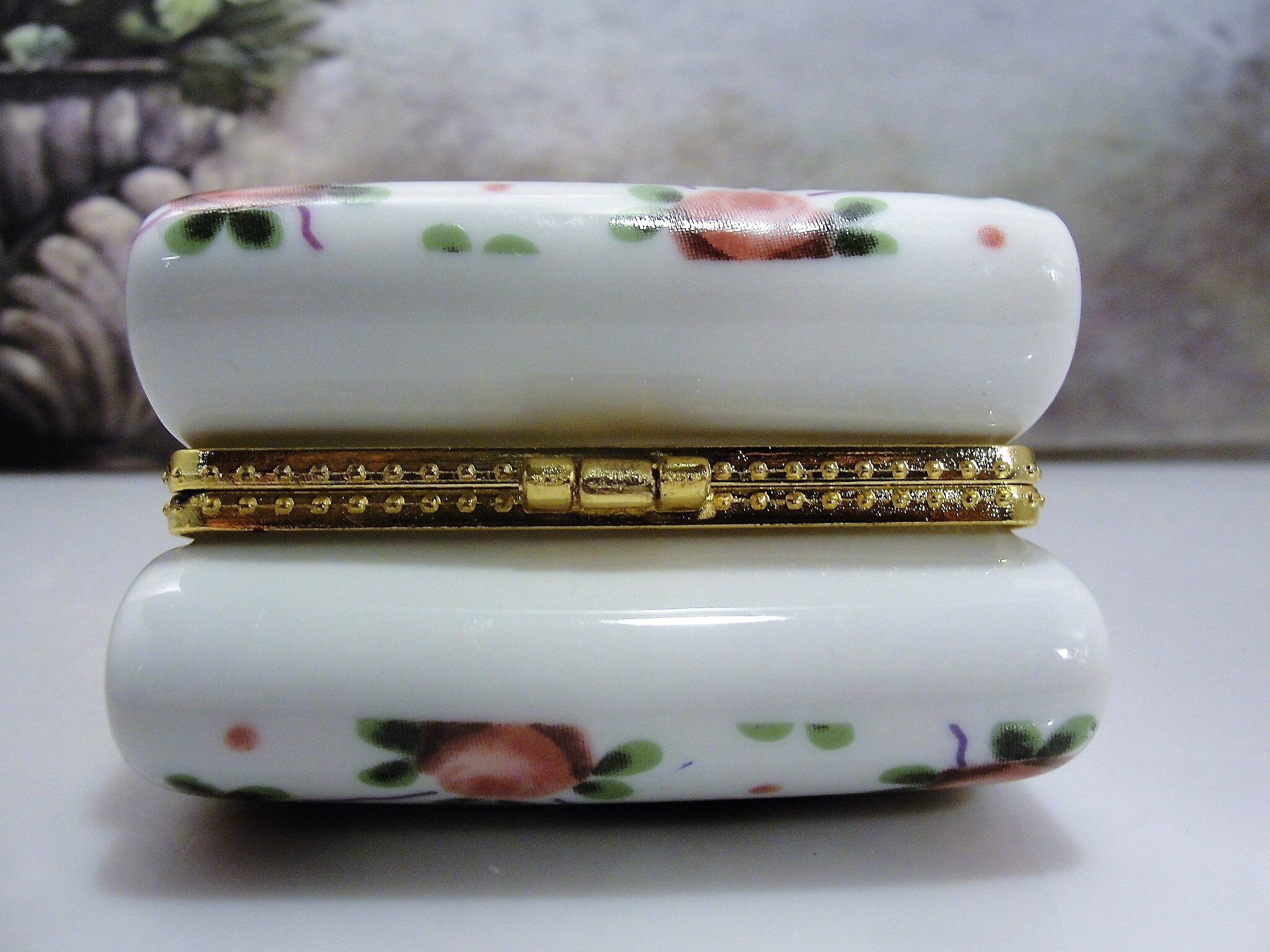 Porcelain Rose Purse, Purse Trinket Box, Purse Pill Box, Porcelain
