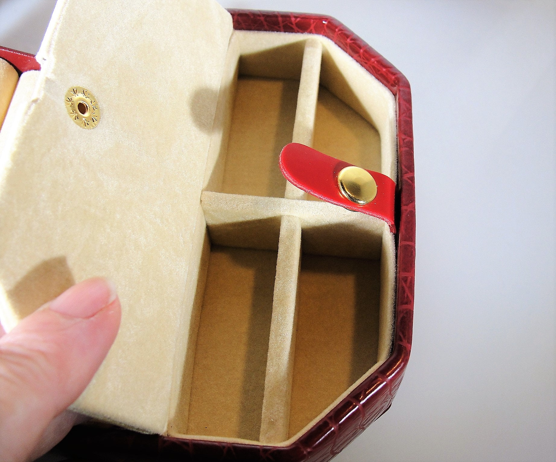 DULWICH DESIGN Petite Jewelry Travel Case, Burgundy Leather with Crocodile Design, Multiple