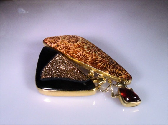 22K Gold Abstract Pendant: Enamel, Diamond Dust &… - image 5