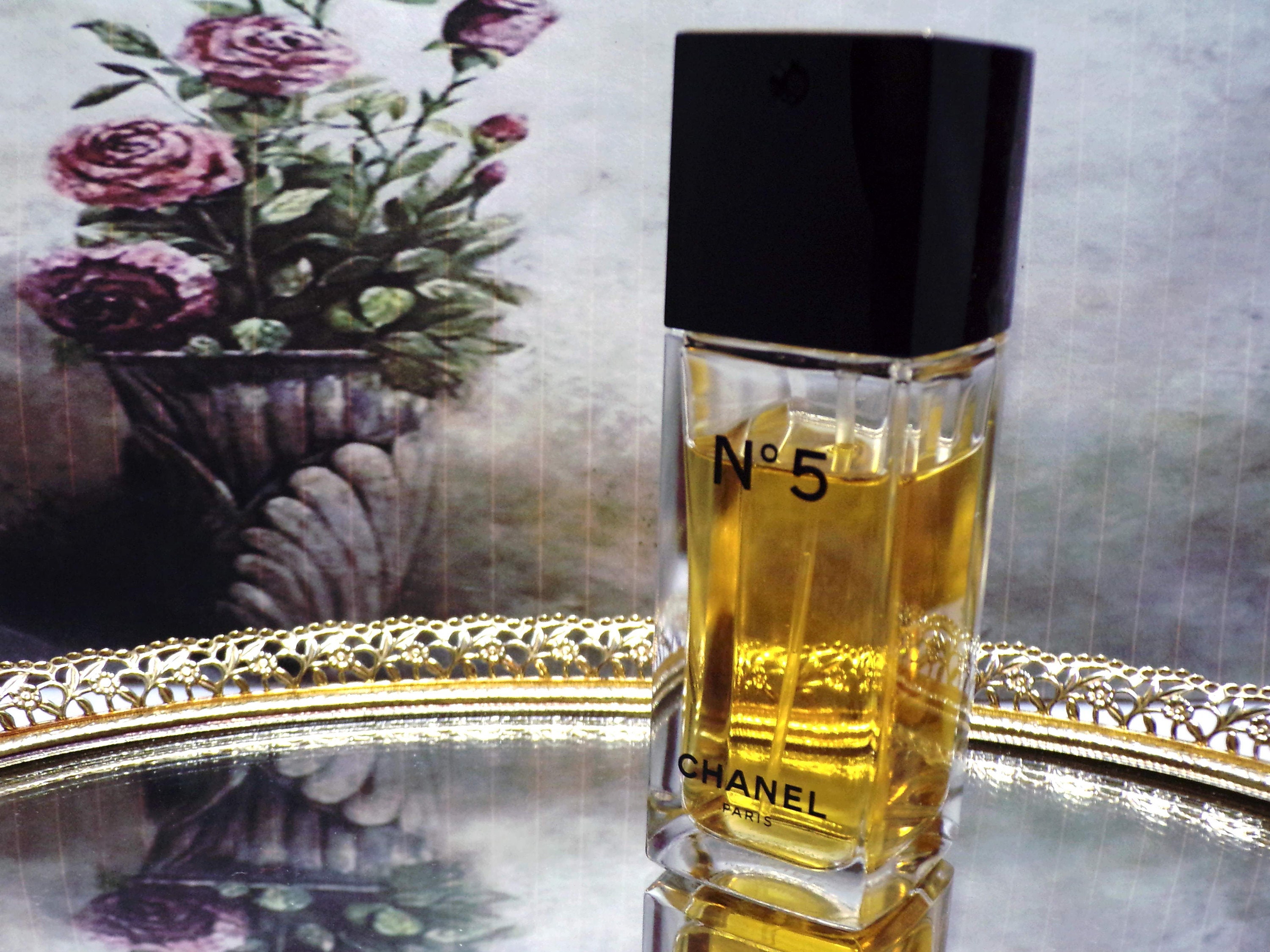 CHANEL Perfume - Chanel No 5 Perfume - Eau de Toilette Spray - 1.2