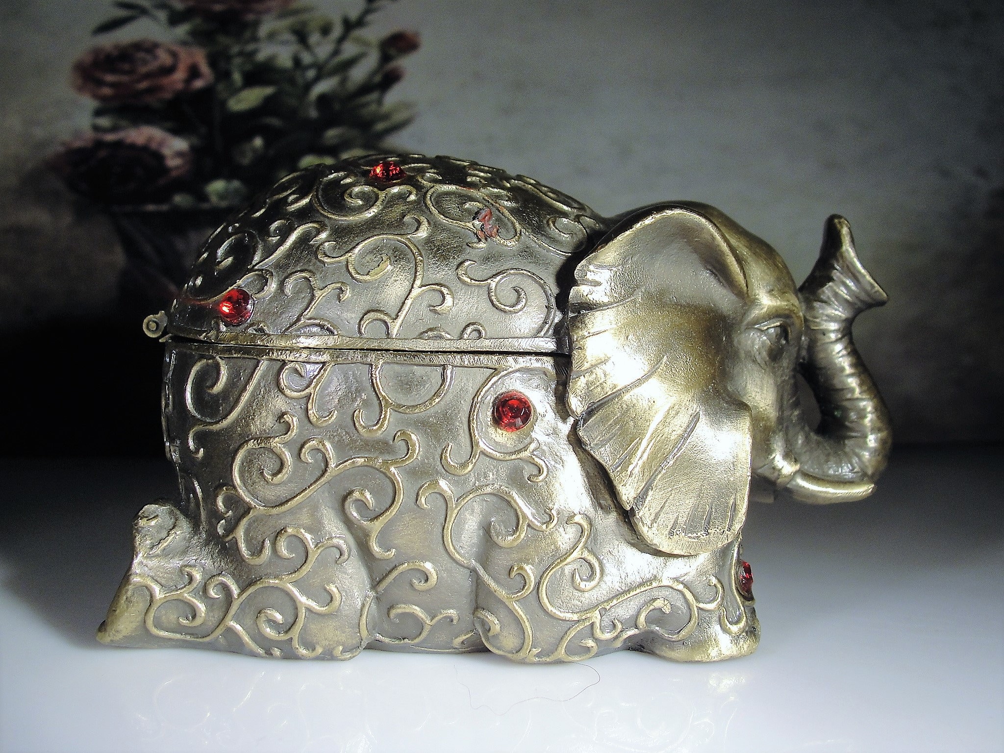 BOMBAY COMPANY, Brass Elephant Trinket Box, Rhinestone Encrusted
