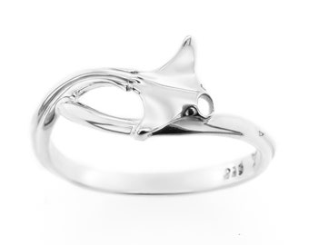 Tiny Manta Ray Ring #089 - Manta Ray Jewelry, Scuba Diver Gift, Animal Ring, Ocean Ring, Island Jewelry, Sterling Silver or Gold