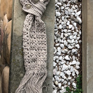 Perfect fall scarf with two button collar
