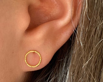 Vermeil 14K Goud Over Sterling Silver Circle Earring Posts, Getextureerde Ring Everyday Studs met Earring Backs, 1 Paar [4236]