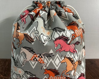 Bolsa para proyectos de caballos - Hecha a mano - Bolsa con cordón - Bolsa para tejer - Bolsa para ganchillo - Bolsa para punto de cruz - Bolsa para juguetes - Bolsa para bingo - Caballos - Caballos salvajes