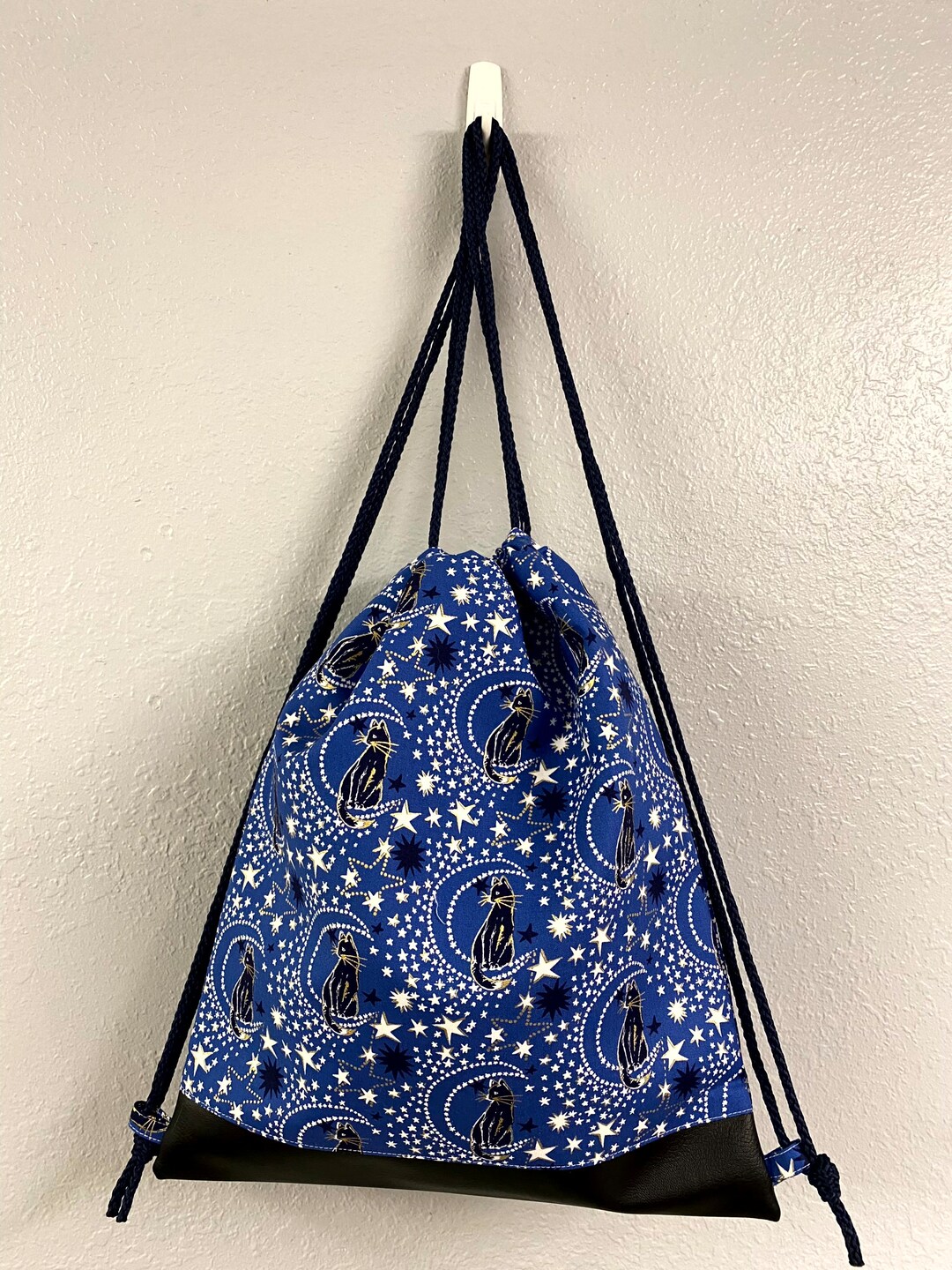 NAVIVERSE☆Cat String Bag Clear Cat® Drawstring Bag – shopcaterpillar.com