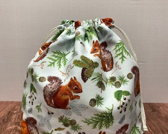 Bolsa para proyectos de ardillas - Hecha a mano - Bolsa con cordón - Bolsa de ganchillo - Bolsa de punto - Bolsa de punto de cruz - Animal - Bosque