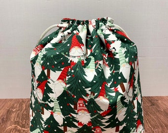 Bolsa para proyectos de gnomos navideños - Hecha a mano - Bolsa con cordón ajustable - Bolsa de ganchillo - Bolsa de punto - Bolsa para punto de cruz - Árbol - Invierno