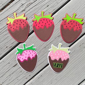 Carte en forme de fraise, carte de fraises, carte de fruits d'été, thème de fraise, carte de fraise rouge, carte d'anniversaire d'été, carte d'anniversaire de maman