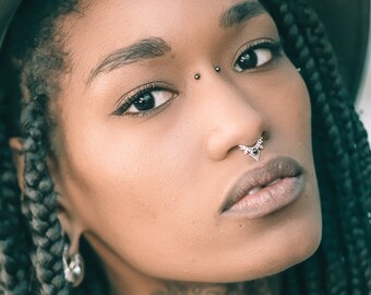 Tribal Septum Piercing with Black Onyx ⎜ Pyramid