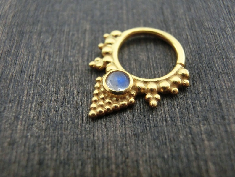 Tribal Gold Septum\u239cPyramid