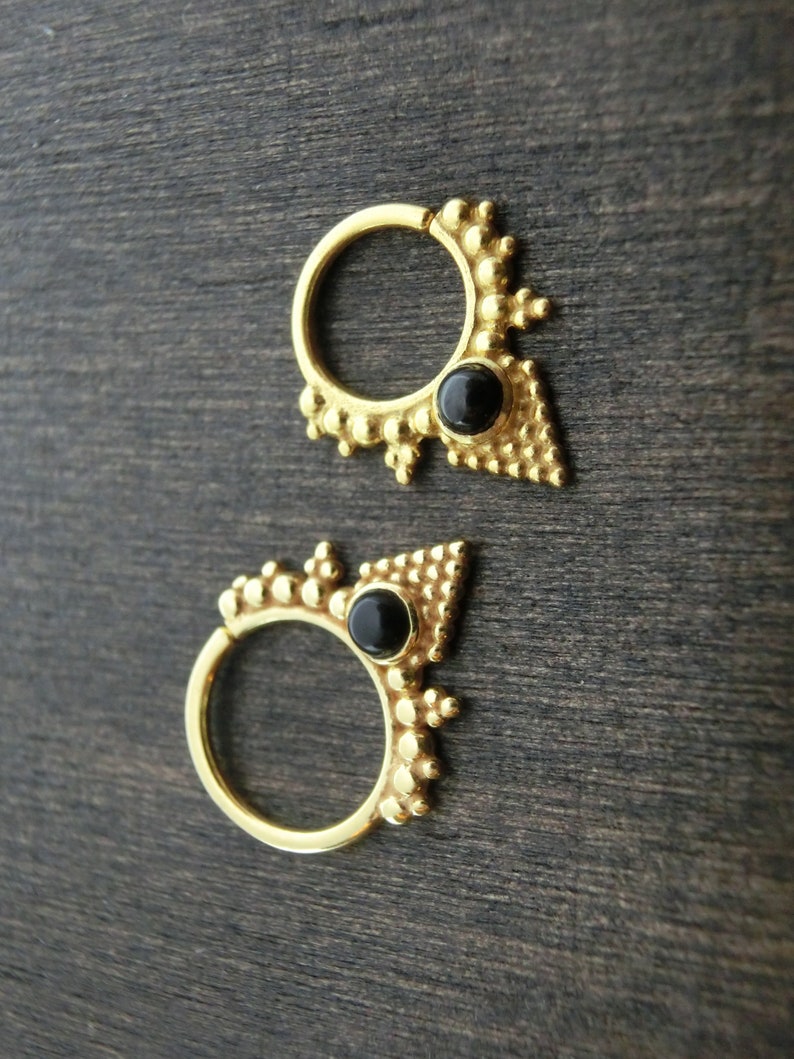 Tribal Gold Septum\u239cPyramid