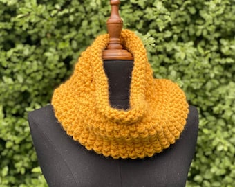 Chunky Knit Mustard Yellow Infinity Scarf. Chunky knit cowl. Mustard yellow cowl. Chunky knit circle scarf. Mustard yellow circle scarf.