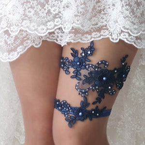 Swarovski pearl blue wedding garter set, wedding garter blue, blue lace garter, blue garters for brides blue -t72