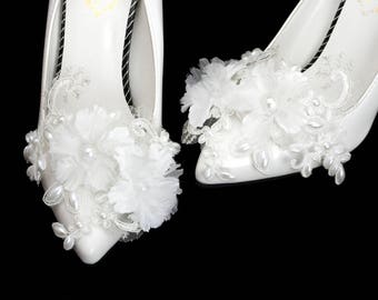 Lace & Pearl Wedding Shoe Clips: Bridal Shoe Brooches