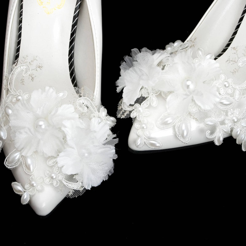 Everything You Need to Know About the Hottest Shoe Clip Wedding Trends