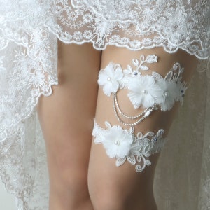 Wedding rhinestone garter set, blue swarovski pearls flower wedding garter set, bridal lace garter set, wedding garter, plus size garter-t96 image 2