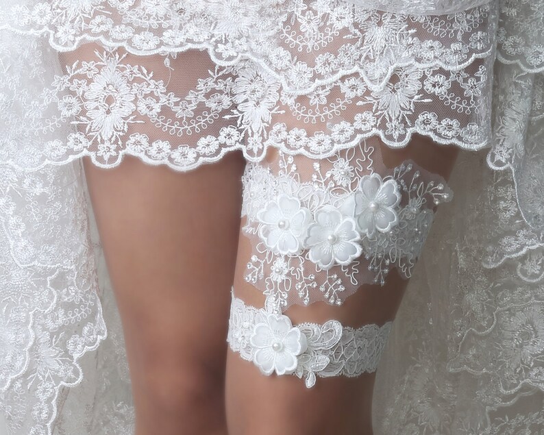 T43 Something blue Wedding garter set,Rhinestone flower lace garter,Bridal wedding garter set,Detail lace keepsake garter toss garter