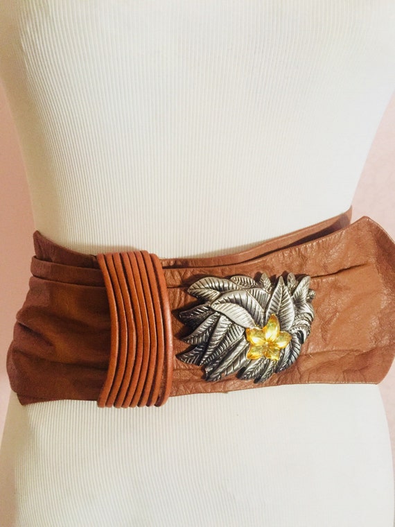Vintage belt, with flower, 80s, leather, woman