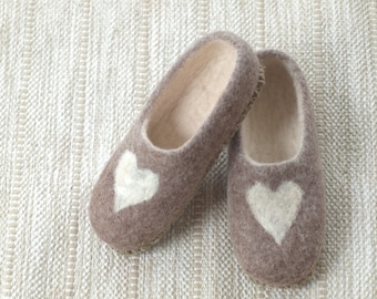 Natural felted women's wool slippers. Home shoes. Eco home shoes.Latex sole