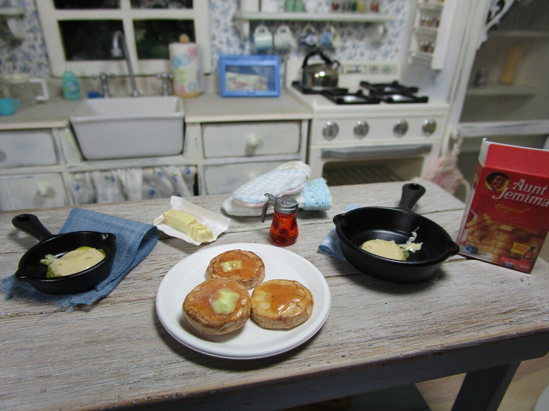 Miniature Cast Iron Pans Blythe Cooking Fashion Doll Action Figure