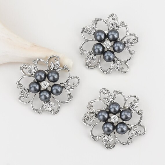 Pearl brooches for online sale