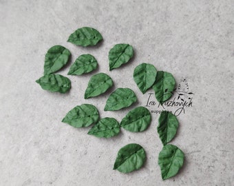 15 pcs.  small green Leaf  polymer clay  bead