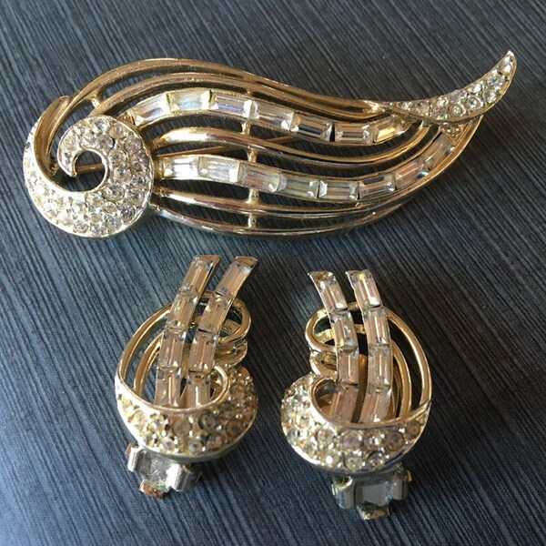 Vintage Kramer Brooch and Clip on Earrings Demi Parure Clear Rhinestones Pave