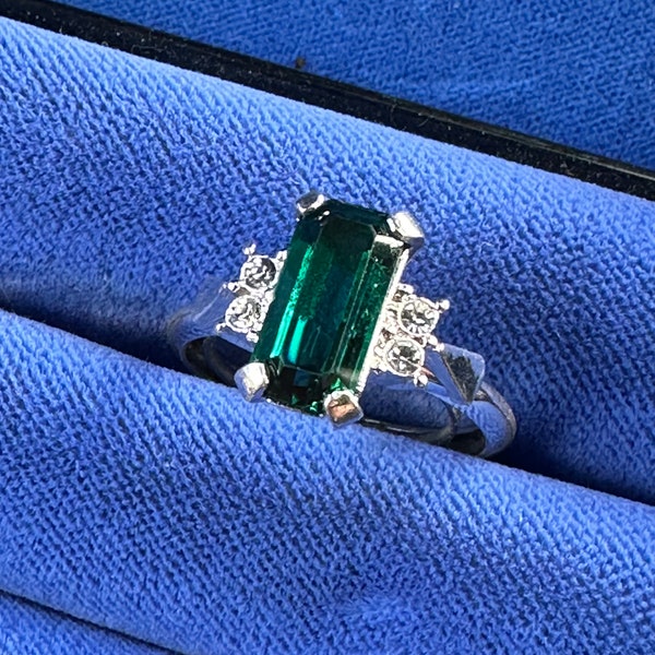Vintage Avon Emerald Cut Faux Gemstone Ring Size