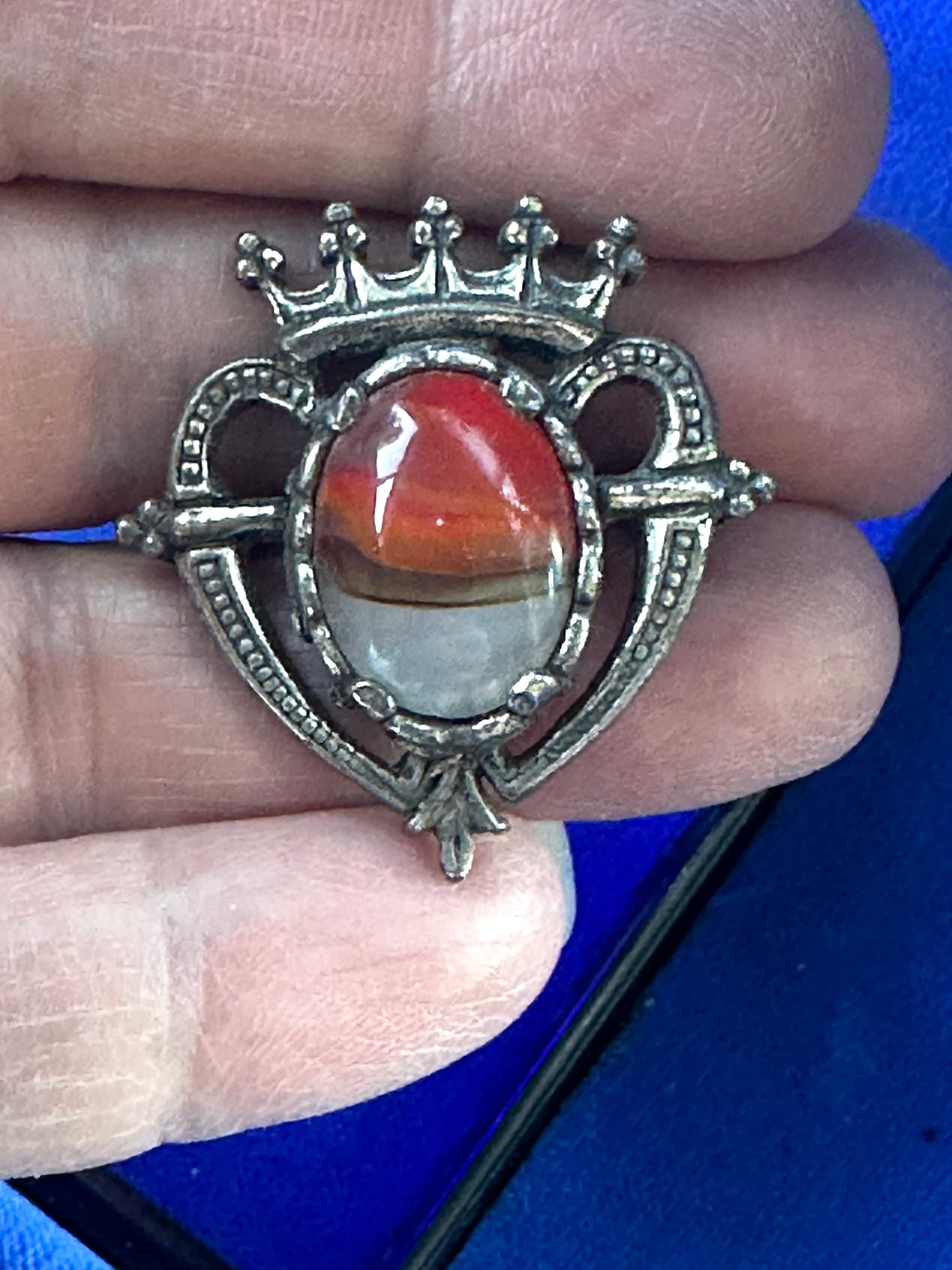 3370ヴィンテージ☆英国/MIRACLE/Luckenbooth/ブローチ Vintage Miracle Luckenbooth Brooch With Orange Striped Agate