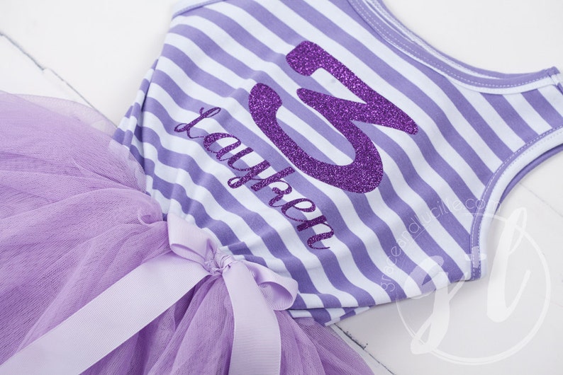 Troisième anniversaire tenue robe avec des lettres pourpre et tutu violet pour les filles ou les tout-petits Sofia le premier 3e anniversaire image 2